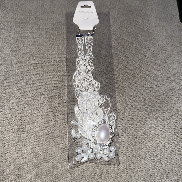 Lolita White Lace Pearl Choker Necklace - Picture 2 of 2
